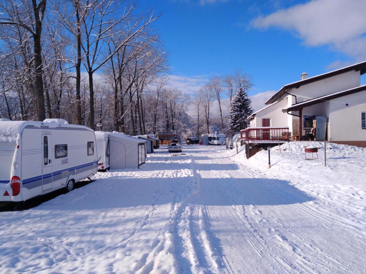 Family Bungalows & Camp Vrchlabí Екстериор снимка