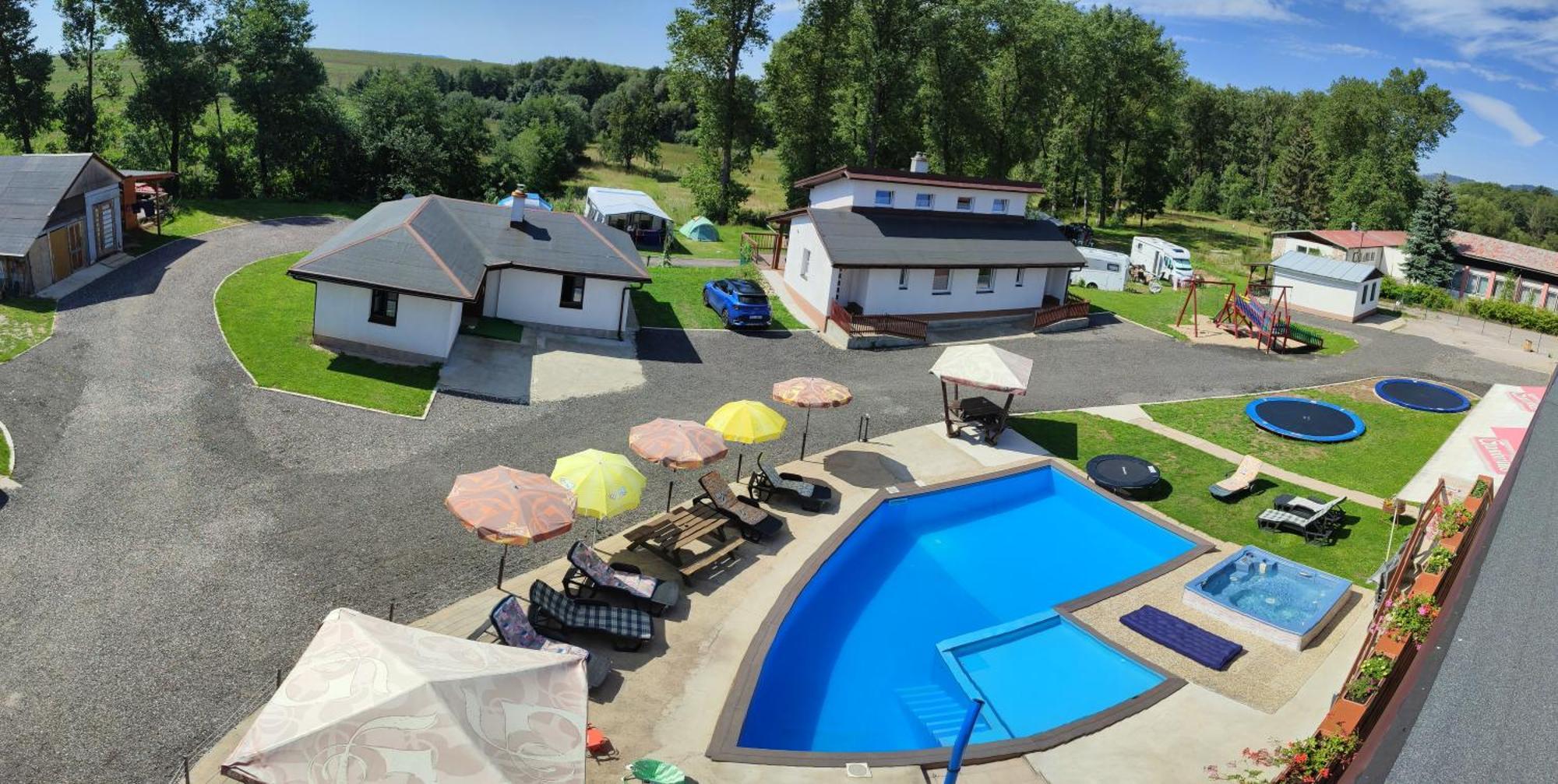 Family Bungalows & Camp Vrchlabí Екстериор снимка