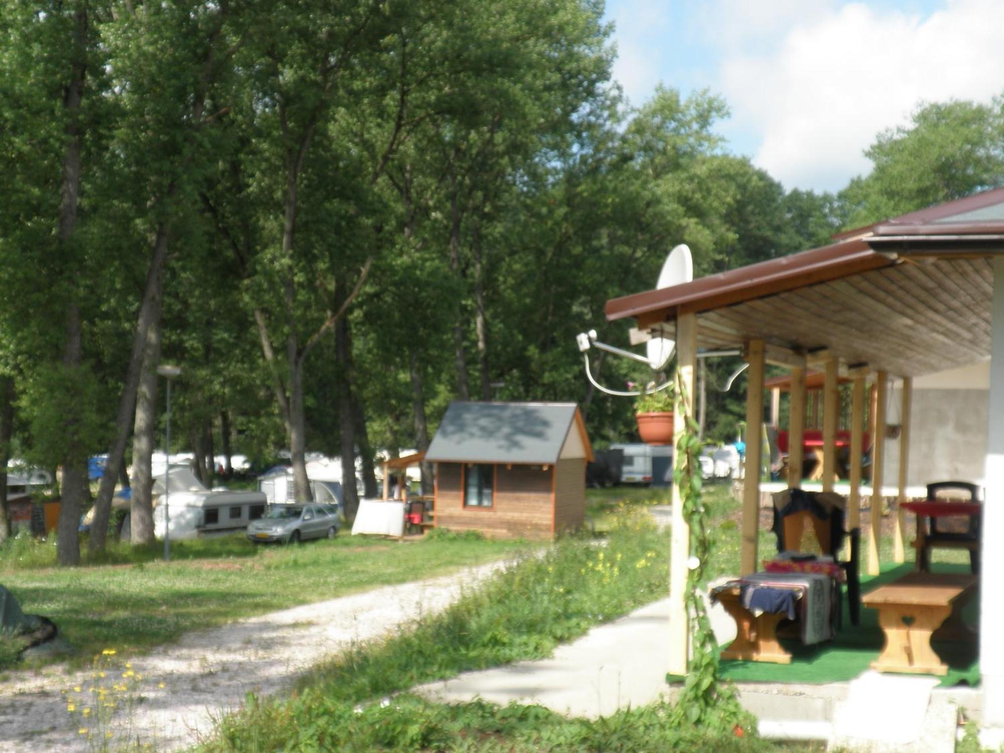 Family Bungalows & Camp Vrchlabí Стая снимка